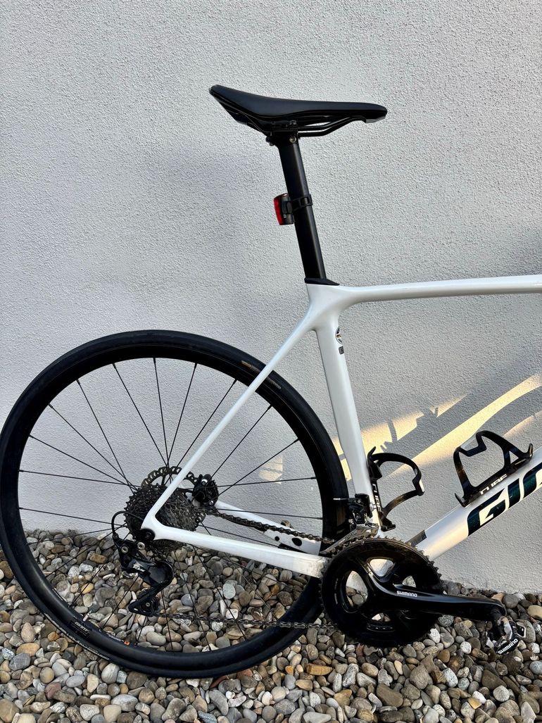 Used Giant TCR Advanced Disc 2 2022 2022 Road & Gravel, White — image 2 of 8