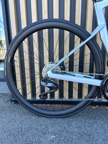 Použité BMC Roadmachine 01 FOUR 2024 2024 Road & Gravel — obrázek 3 z 6