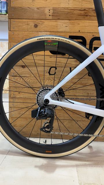 Used Wilier Filante SRAM Force eTap AXS 2026 Road & Gravel, White — image 4 of 11