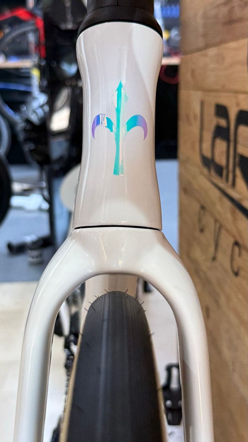 Used Wilier Filante SRAM Force eTap AXS 2026 Road & Gravel, White — image 10 of 11