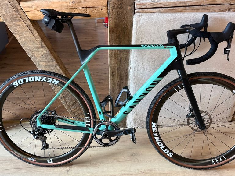 Used Canyon Inflite CF SL 8 2020 2020 Road & Gravel, Green — image 1 of 8