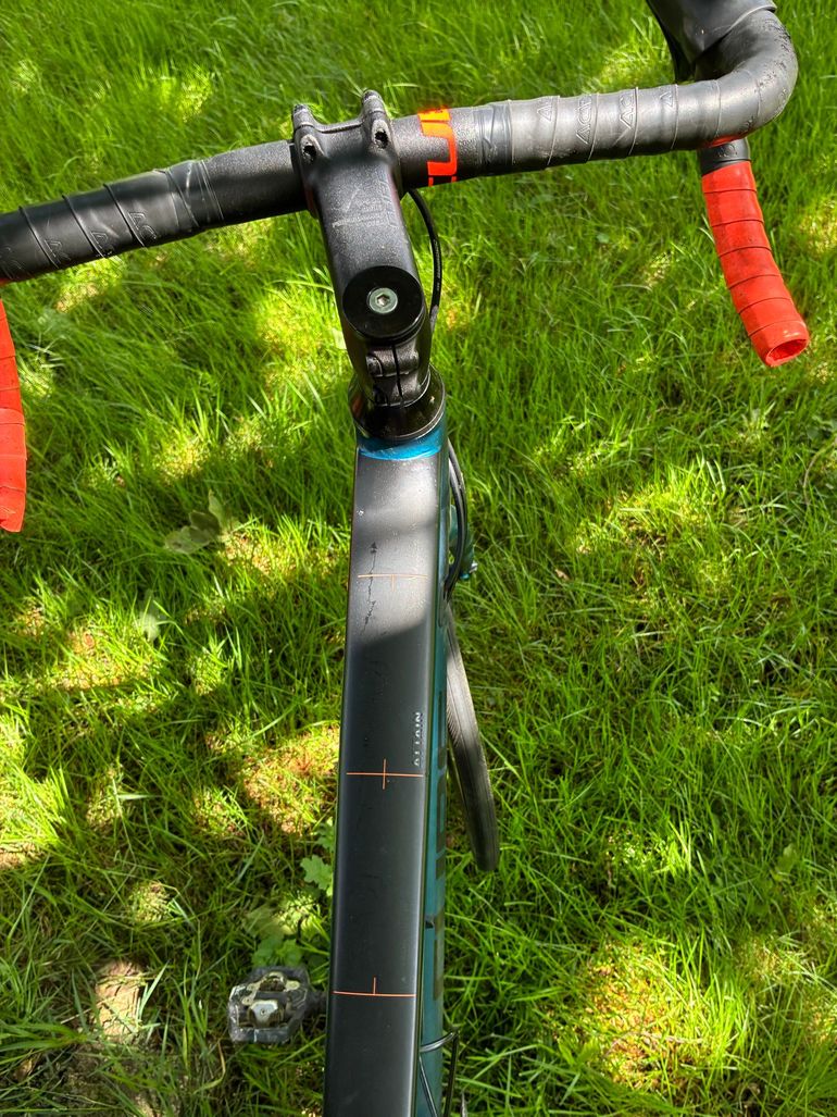 Used CUBE ATTAIN 2022 2022 Road & Gravel, Blue — image 3 of 11