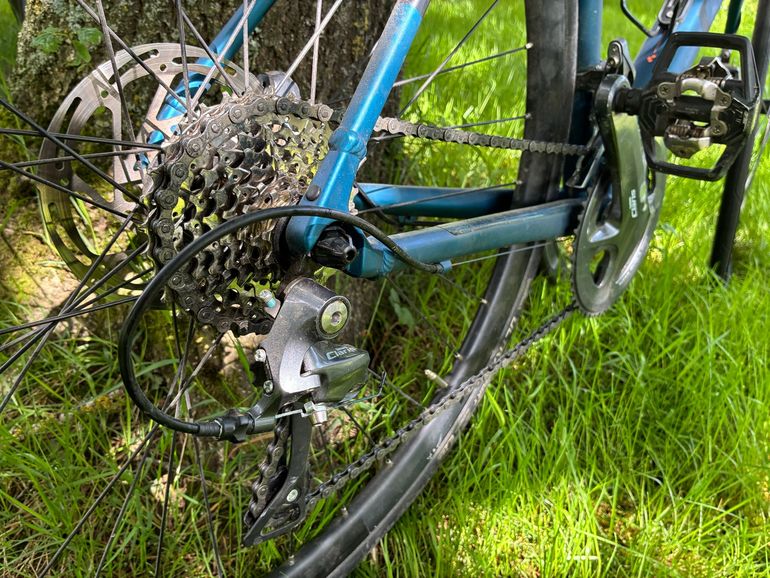 Used CUBE ATTAIN 2022 2022 Road & Gravel, Blue — image 2 of 11
