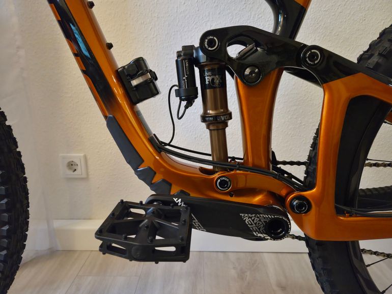 Used Giant Reign Advanced Pro 29 1 2022 2022 Mountainbike, Orange, 29 — image 15 of 22