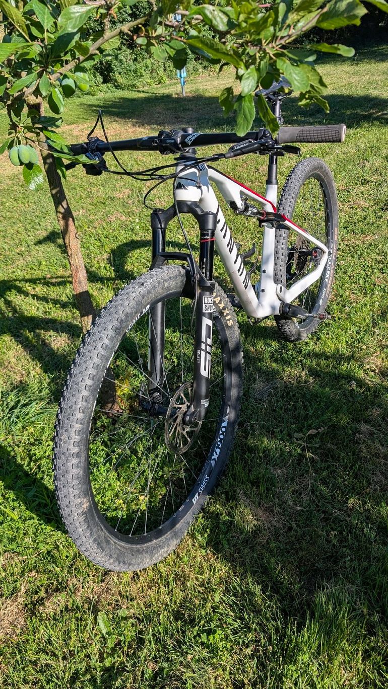 Used Canyon LUX SRAM Apex 2021 Mountainbike — image 1 of 3