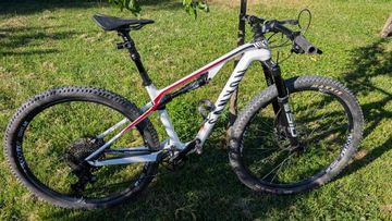 Tweedehands Canyon LUX SRAM Apex 2021 Mountainbike — afbeelding 3 van 3