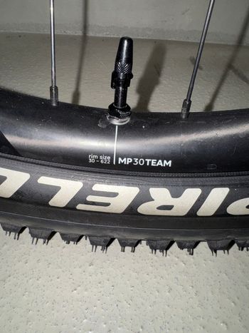Used Orbea OIZ M-PRO 2023 2023 Mountainbike, Purple, 29 — image 8 of 19