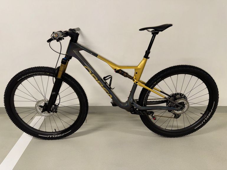 Used Orbea OIZ M-PRO 2023 2023 Mountainbike, Purple, 29 — image 2 of 19
