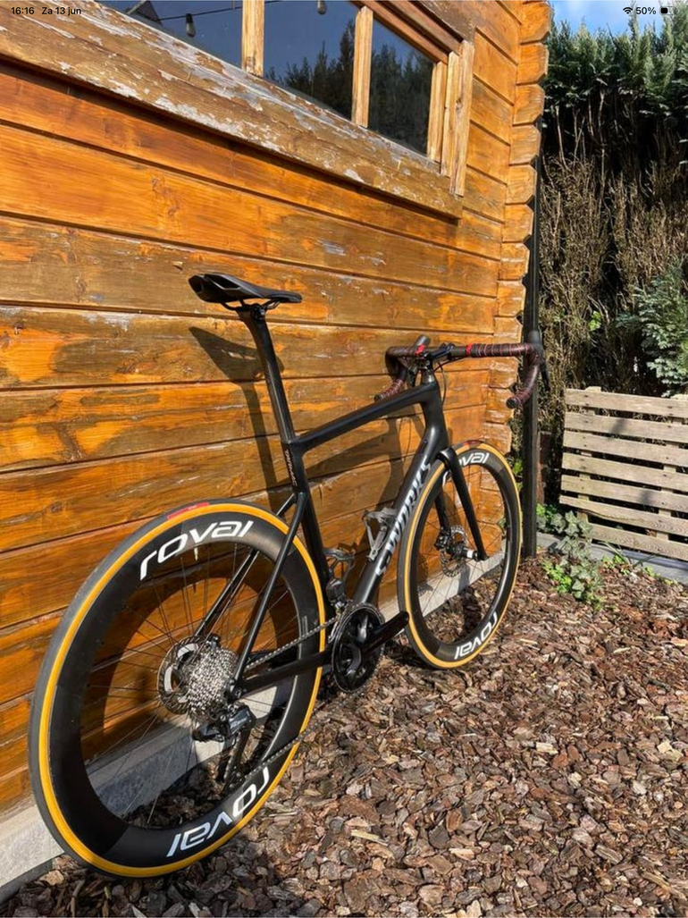 Used Specialized Tarmac Disc Expert 2020 2020 Road & Gravel, Black — image 2 of 6