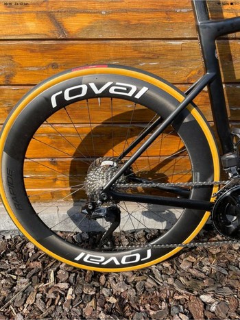Used Specialized Tarmac Disc Expert 2020 2020 Road & Gravel, Black — image 3 of 6