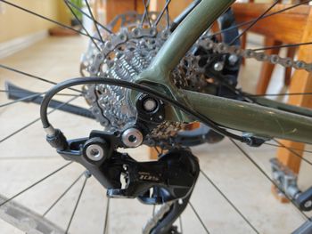 Used Cannondale 20CAAD13 105 Disc 2020 Road & Gravel, Green — image 6 of 10