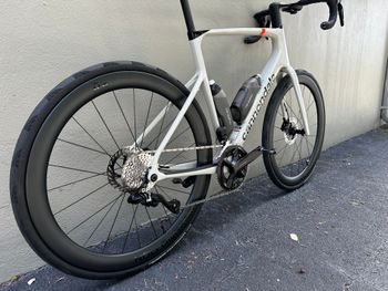 Used Cannondale Synapse Carbon 3 SmartSense 2026 2026 Road & Gravel, Light Gray — image 7 of 10