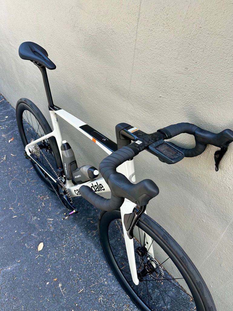 Used Cannondale Synapse Carbon 3 SmartSense 2026 2026 Road & Gravel, Light Gray — image 9 of 10