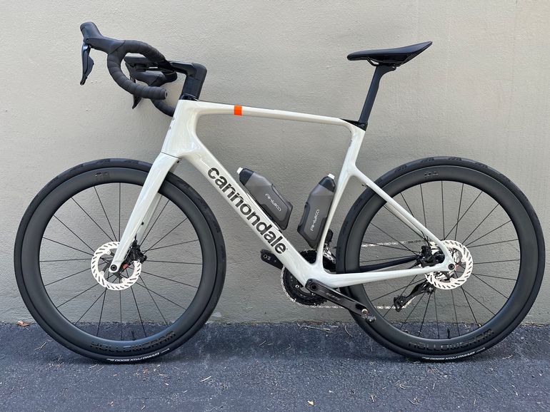 Used Cannondale Synapse Carbon 3 SmartSense 2026 2026 Road & Gravel, Light Gray — image 5 of 10