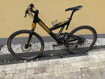 Gebrauchtes Cannondale SuperV Serie 2001 Mountainbike, Schwarz — Bild 1 von 14