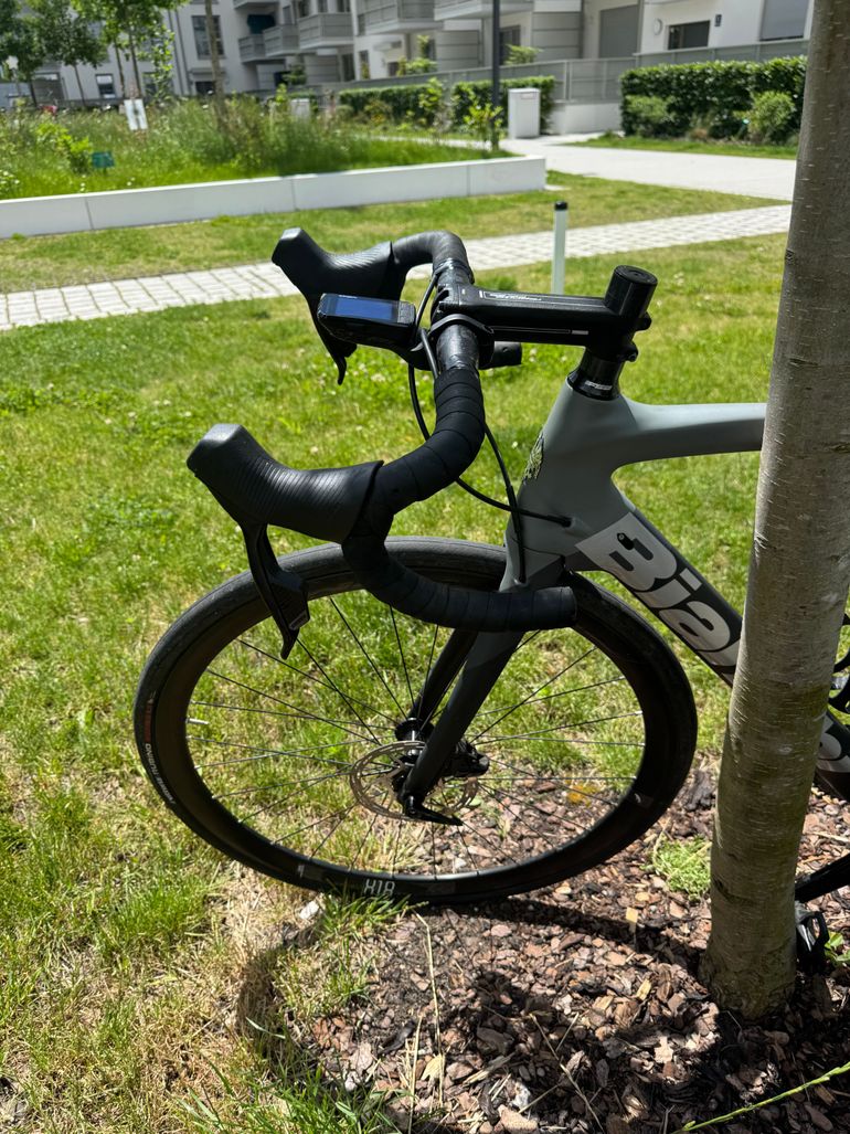 Used Bianchi Oltre XR3 SRAM Rival ETap AXS 2023 2023 Road & Gravel, Light Gray — image 10 of 12