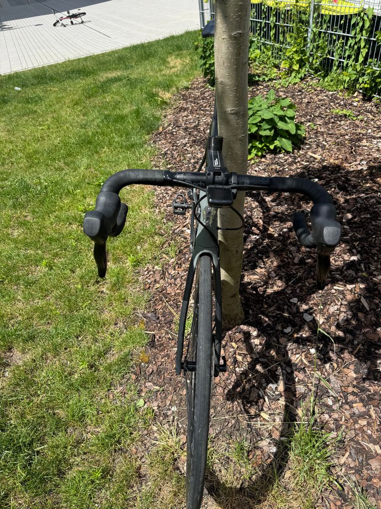 Used Bianchi Oltre XR3 SRAM Rival ETap AXS 2023 2023 Road & Gravel, Light Gray — image 11 of 12