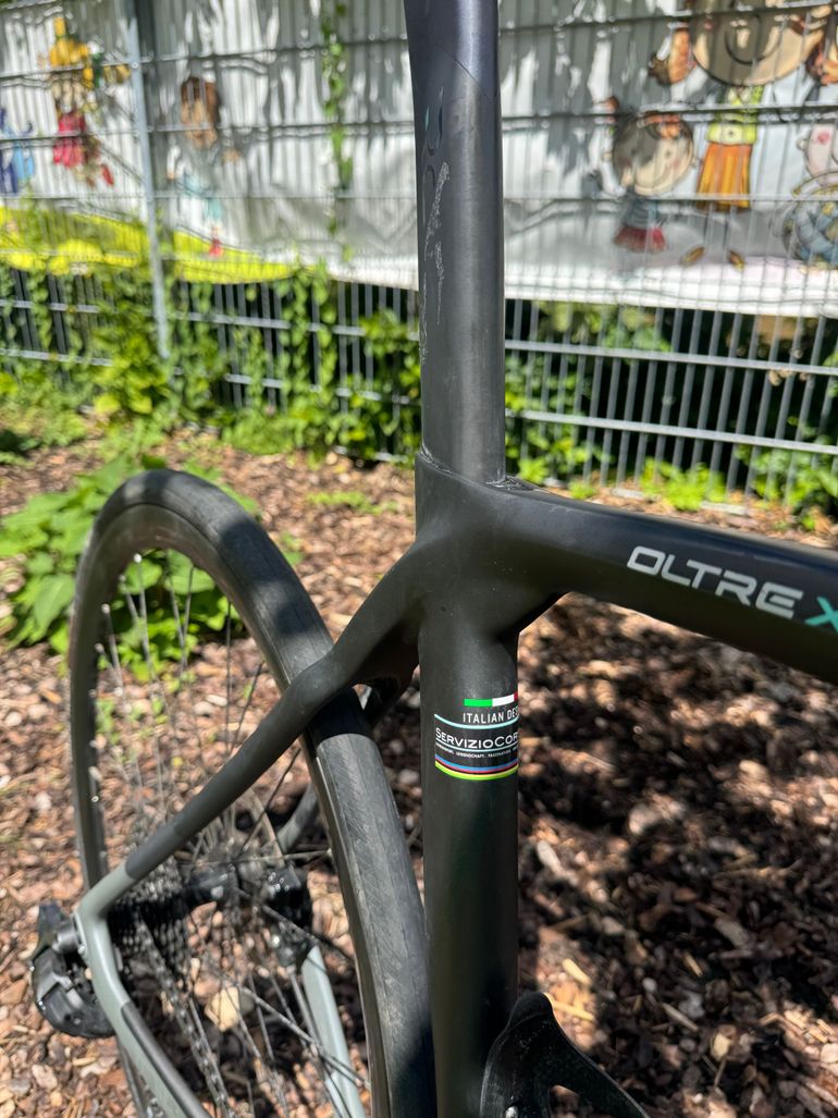 Used Bianchi Oltre XR3 SRAM Rival ETap AXS 2023 2023 Road & Gravel, Light Gray — image 4 of 12