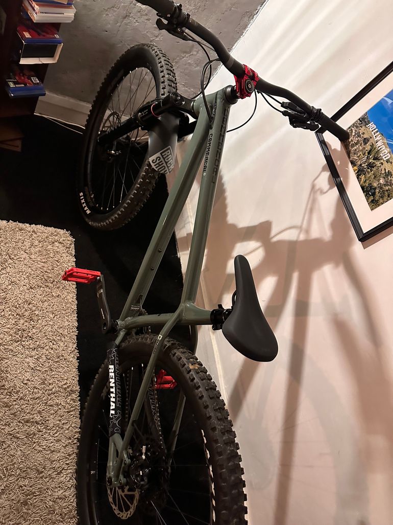 Used Commencal META HT AM ESSENTIAL 2022 2022 Mountainbike — image 3 of 4