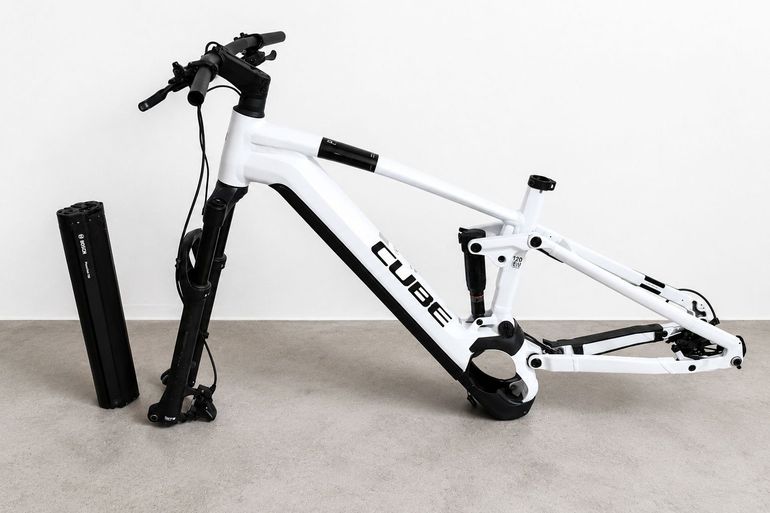Used CUBE STEREO HYBRID 120, PRO 750 2024 Frameset 2024 Mountainbike, Weiß, 27.5, 29 — image 1 of 11