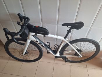 Used Trek Domane Shimano 105 2024 Road & Gravel, White — image 2 of 5
