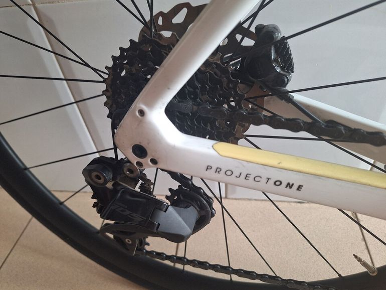Used Trek Domane Shimano 105 2024 Road & Gravel, White — image 4 of 5