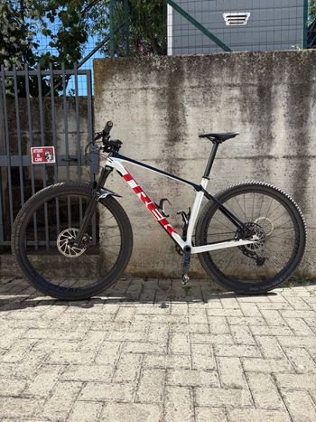Used Trek Procaliber 9.7 2023 2023 Mountainbike — image 2 of 5