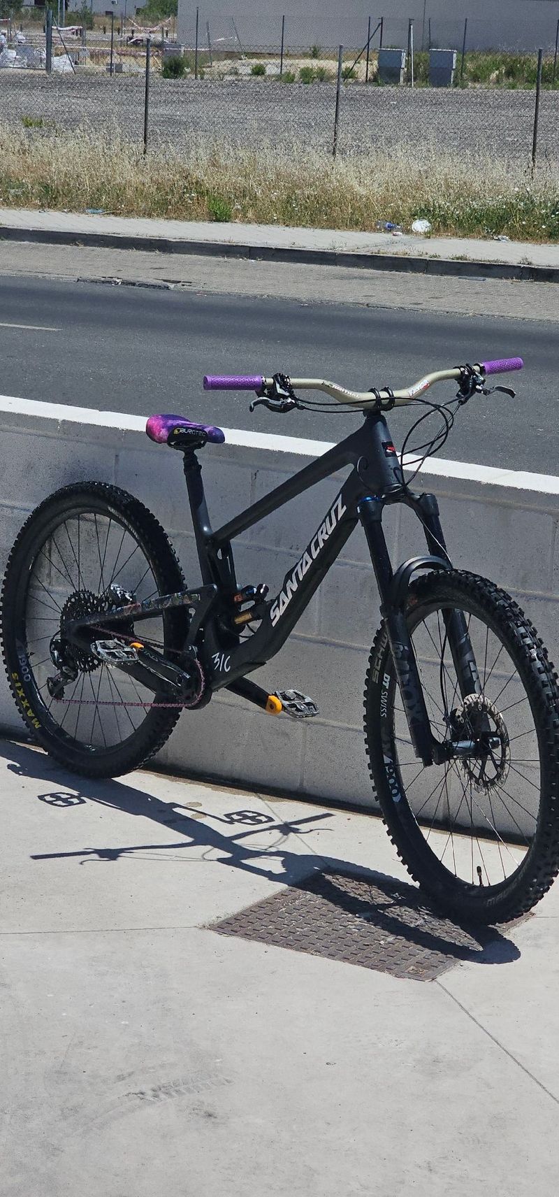 Used Santa Cruz Megatower XT Air / Carbon C / 29 2021 2021 MTB