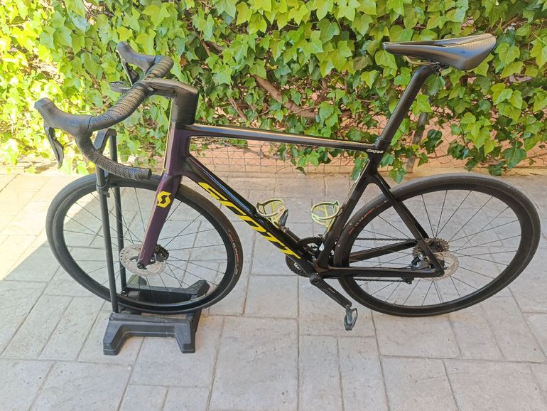 Used Scott Addict RC Shimano Ultegra Di2 2021 Road & Gravel — image 1 of 5