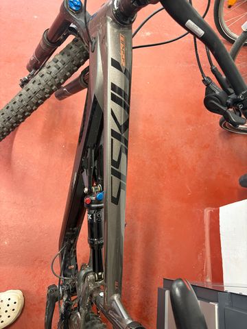 Używany Polygon SISKIU T8 2025 2025 Mountainbike — zdjęcie 9 z 16