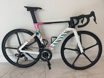 Used Canyon Aeroad CFR Tokyo Edition 2023 Frameset 2023 Road & Gravel, White — image 3 of 4