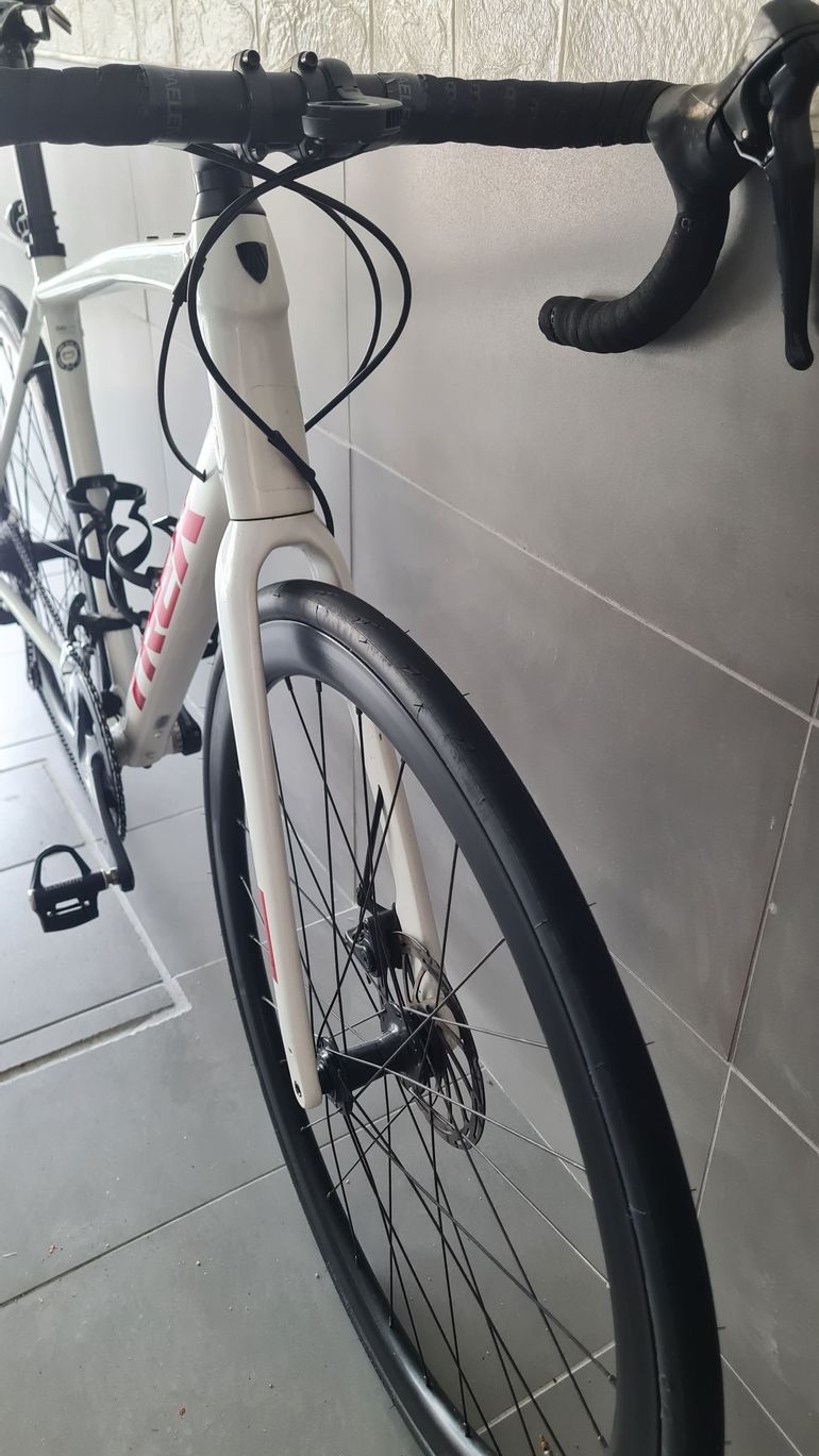 Used Trek Domane AL 3 Disc 2022 2022 Road & Gravel — image 7 of 9