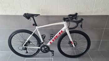 Used Trek Domane AL 3 Disc 2022 2022 Road & Gravel — image 2 of 9