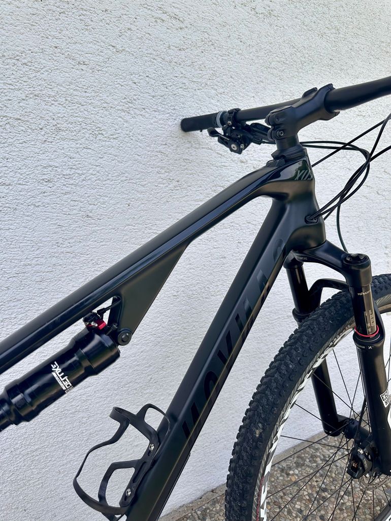 Used Canyon Lux CF SLX 9.0 2020 2020 Mountainbike — image 3 of 8