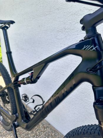 Used Canyon Lux CF SLX 9.0 2020 2020 Mountainbike — image 2 of 8