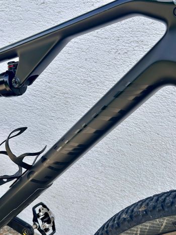 Used Canyon Lux CF SLX 9.0 2020 2020 Mountainbike — image 4 of 8
