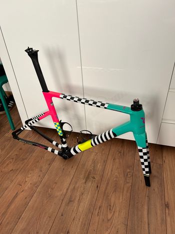 Used Quick Pro AR:One Carbon Road Bike Frameset Frameset 2025 Road & Gravel, Black — image 2 of 10