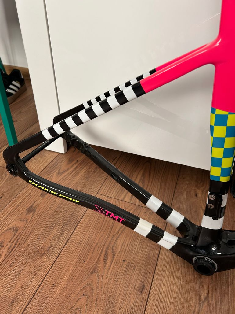 Used Quick Pro AR:One Carbon Road Bike Frameset Frameset 2025 Road & Gravel, Black — image 5 of 10