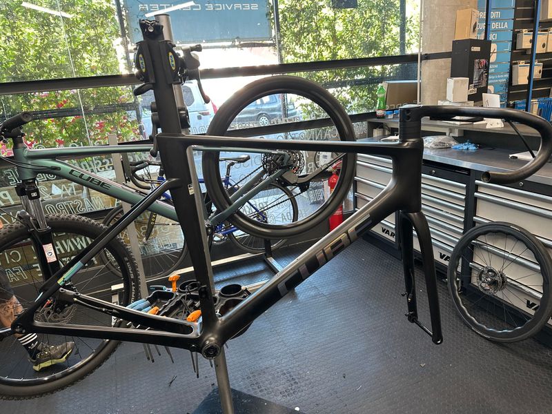 Gebrauchtes CUBE LITENING AIR C:68X FRAMESET 2023 Frameset 2023 Road & Gravel, Schwarz — Bild 1 von 6