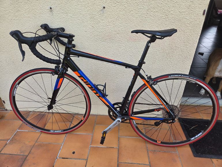 Used Giant Contend 3 2017 2017 Road & Gravel — image 2 of 6