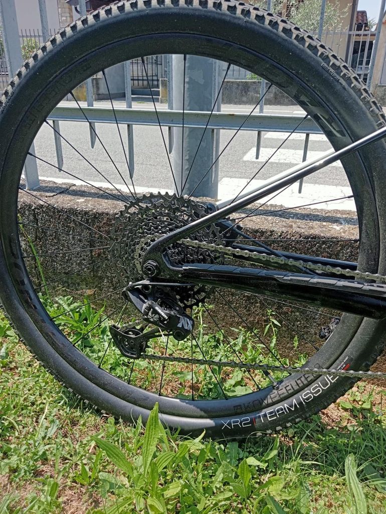 Used Trek Supercaliber 9.7 2020 2020 Mountainbike, Black, 29 — image 11 of 12