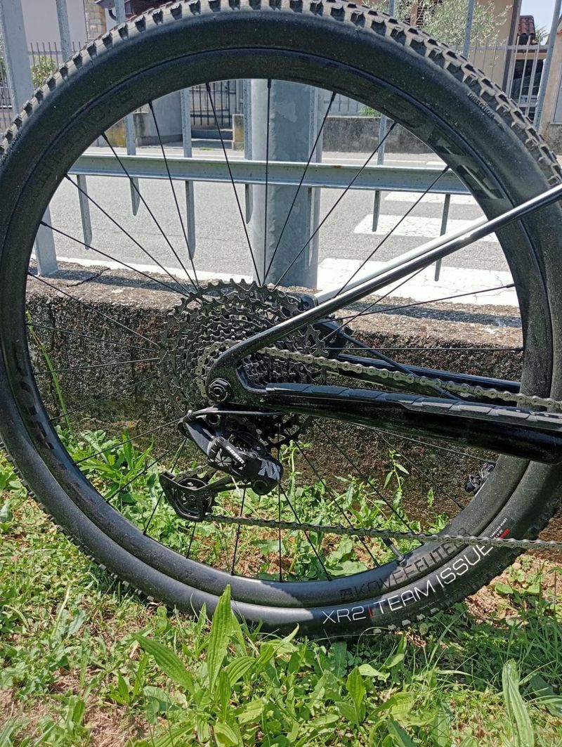 Used Trek Supercaliber 9.7 2020 2020 Mountainbike, Black, 29 — image 11 of 12