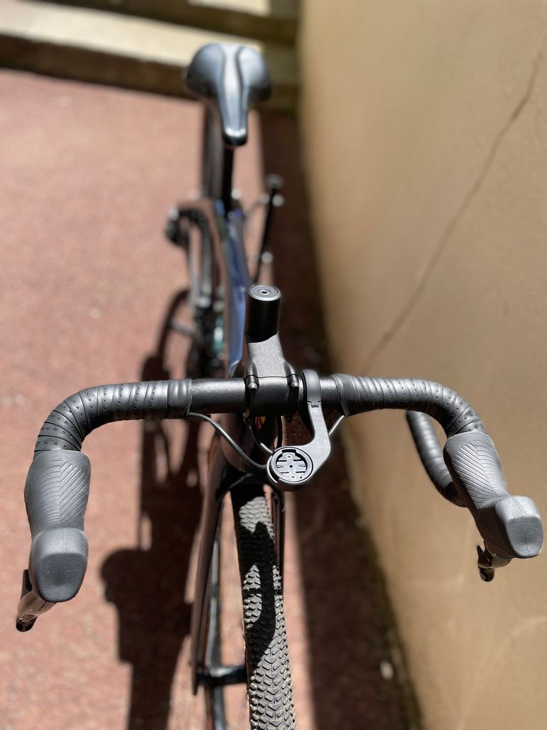 Used Trek Domane SRAM Rival eTap AXS 2024 Road & Gravel — image 5 of 5