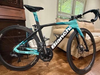 Used Bianchi Oltre XR4 Ultegra Di2 2021 2021 Road & Gravel, Green — image 6 of 8