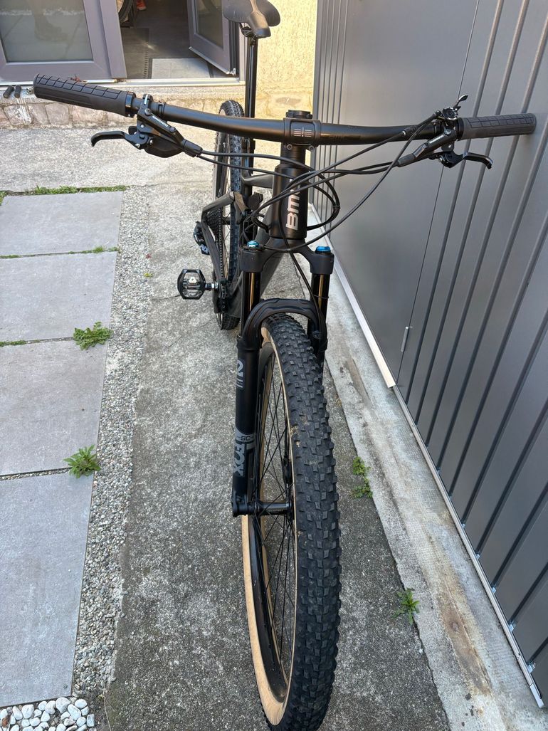 Used BMC Fourstroke 01 THREE 2020 2020 Mountainbike, Black, 29 — image 1 of 5
