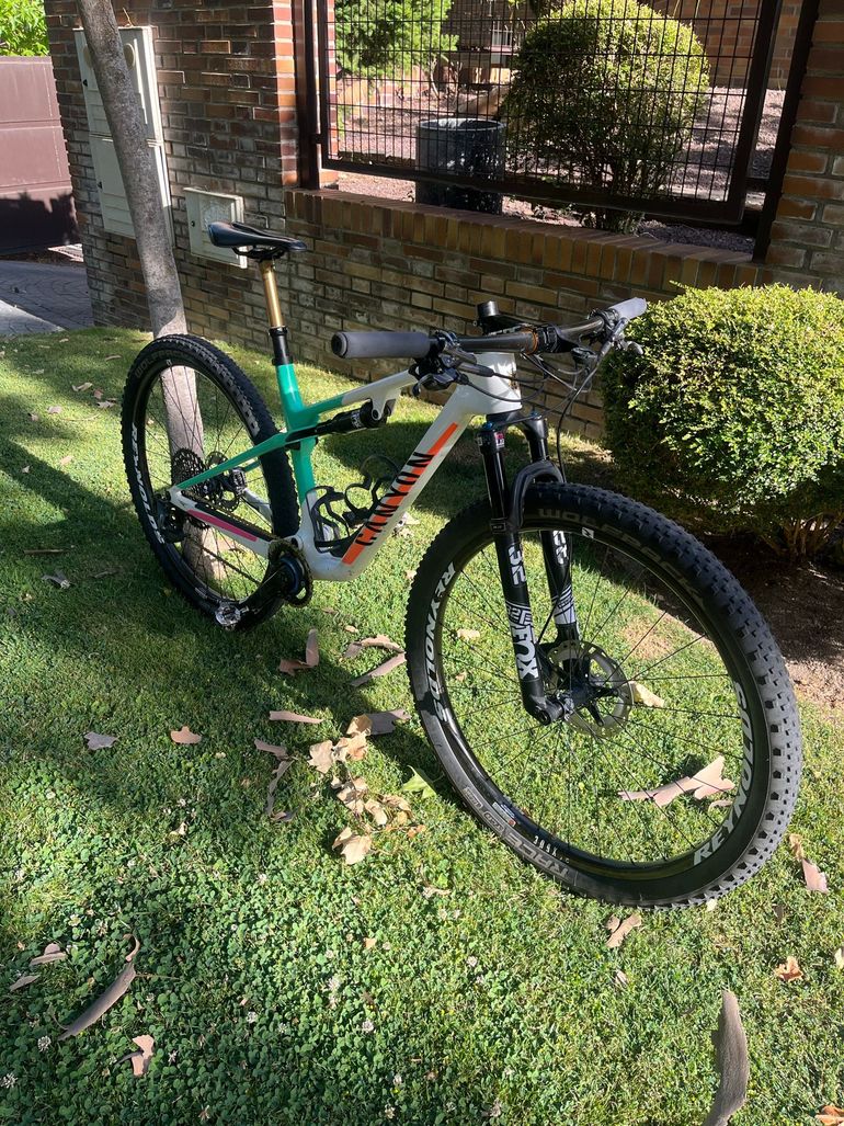 Used Canyon Lux World Cup CF 7 2023 2023 Mountainbike, Weiß — image 6 of 8