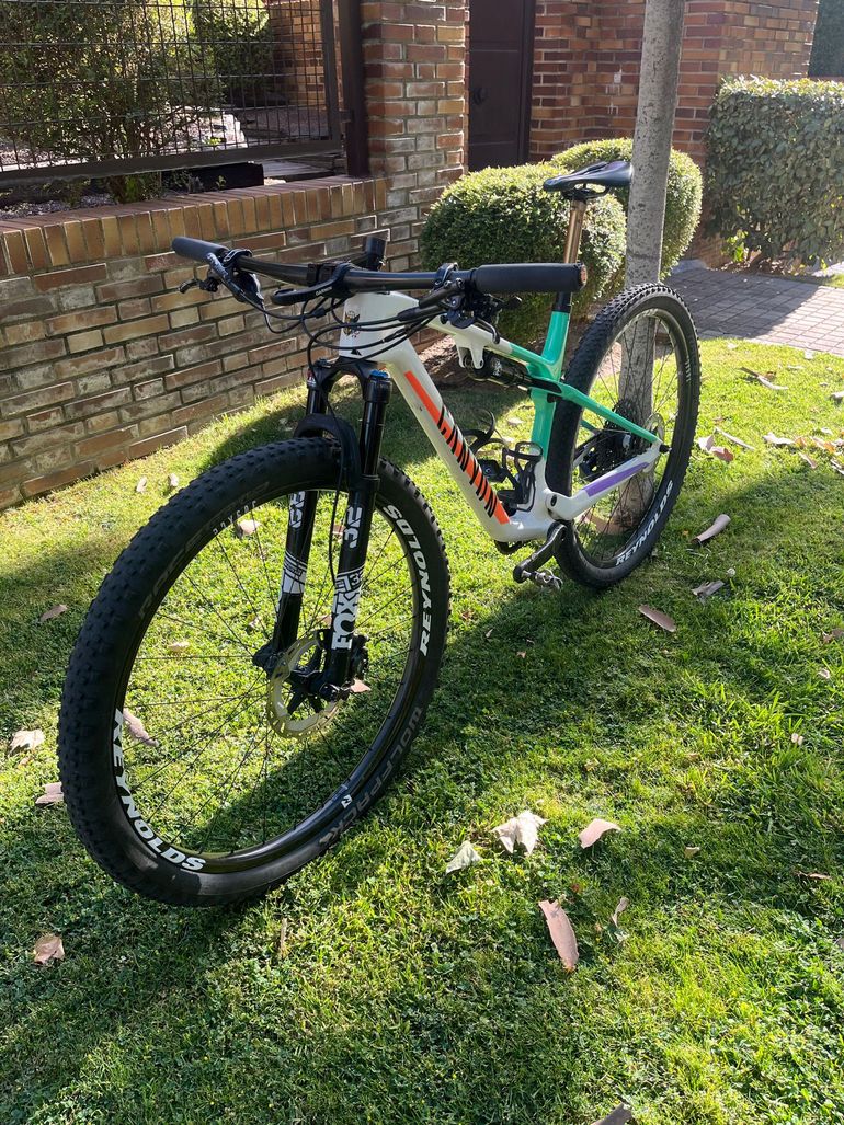 Used Canyon Lux World Cup CF 7 2023 2023 Mountainbike, Weiß — image 8 of 8