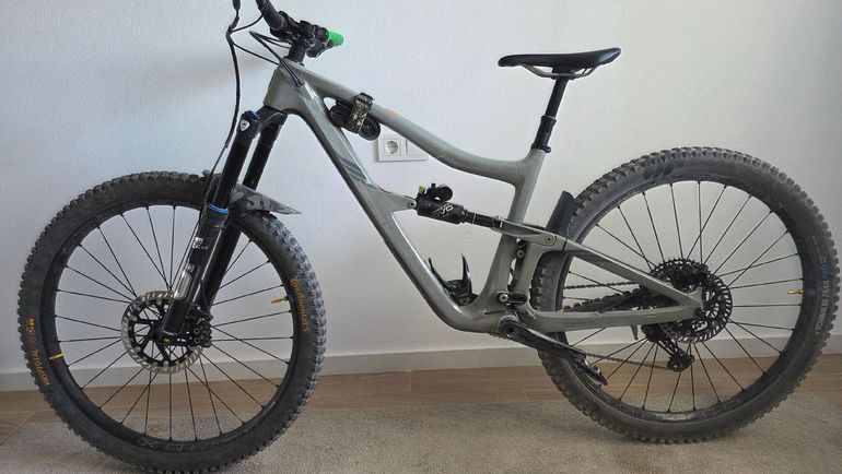 Used ibis ripmo v2 Ibis ripmo v2 Custom Frameset 2022 Mountainbike, Light Gray — image 1 of 3