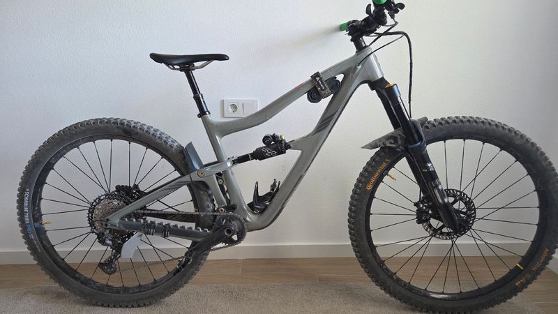 Used Ibis ripmo v2 Custom Frameset 2022 Mountainbike, Light Gray, 29 — image 2 of 6