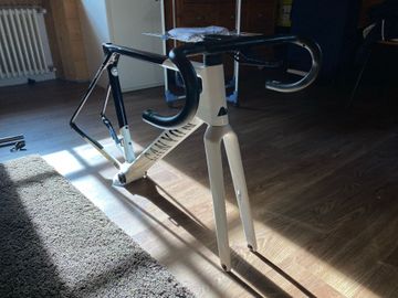 Canyon Ultimate CF SL 8 Aero 2024 Frameset 2024 Road & Gravel d'occasion — image 2 sur 6